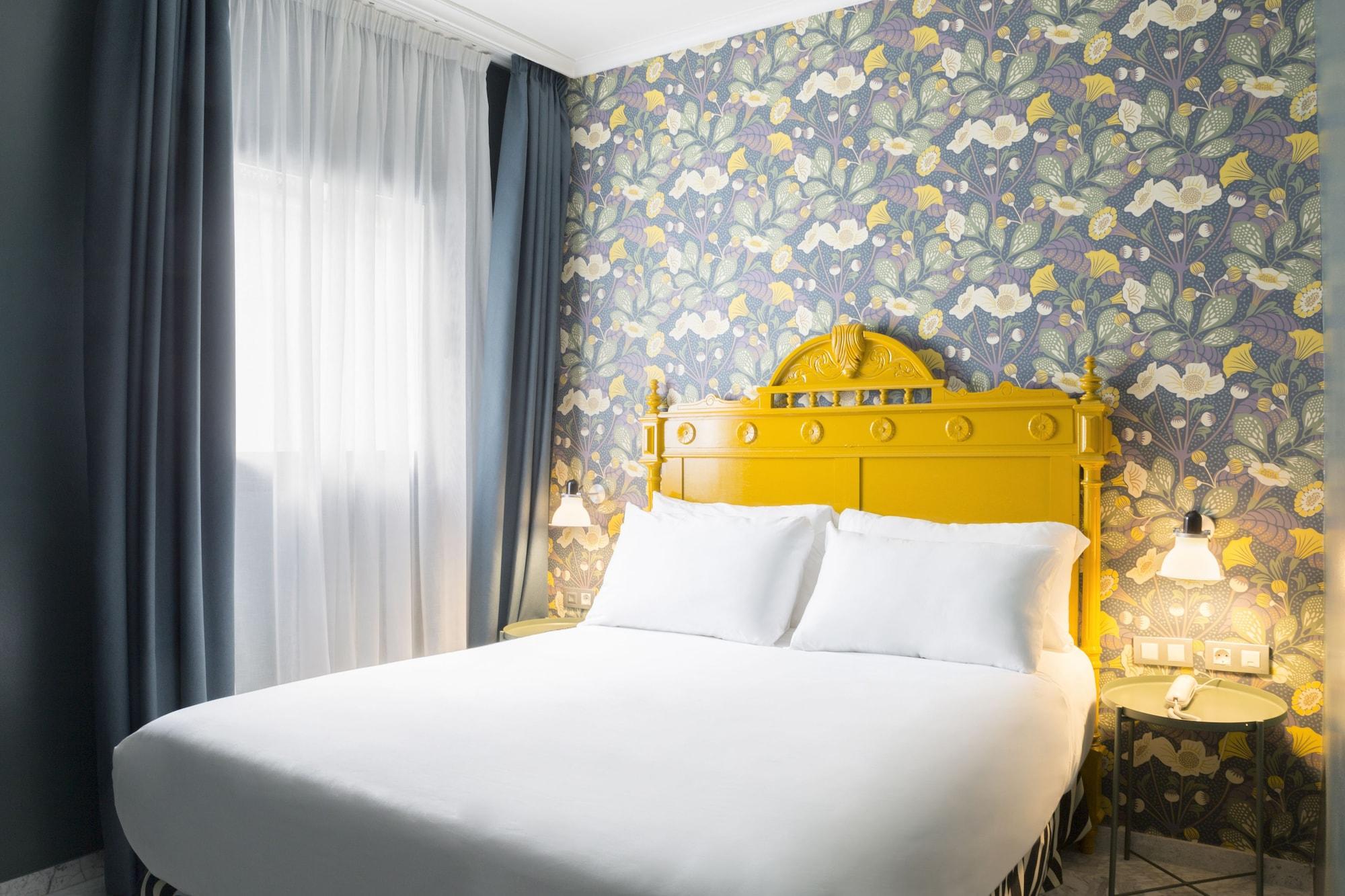 Petit Palace Puerta De Triana Севилья Экстерьер фото