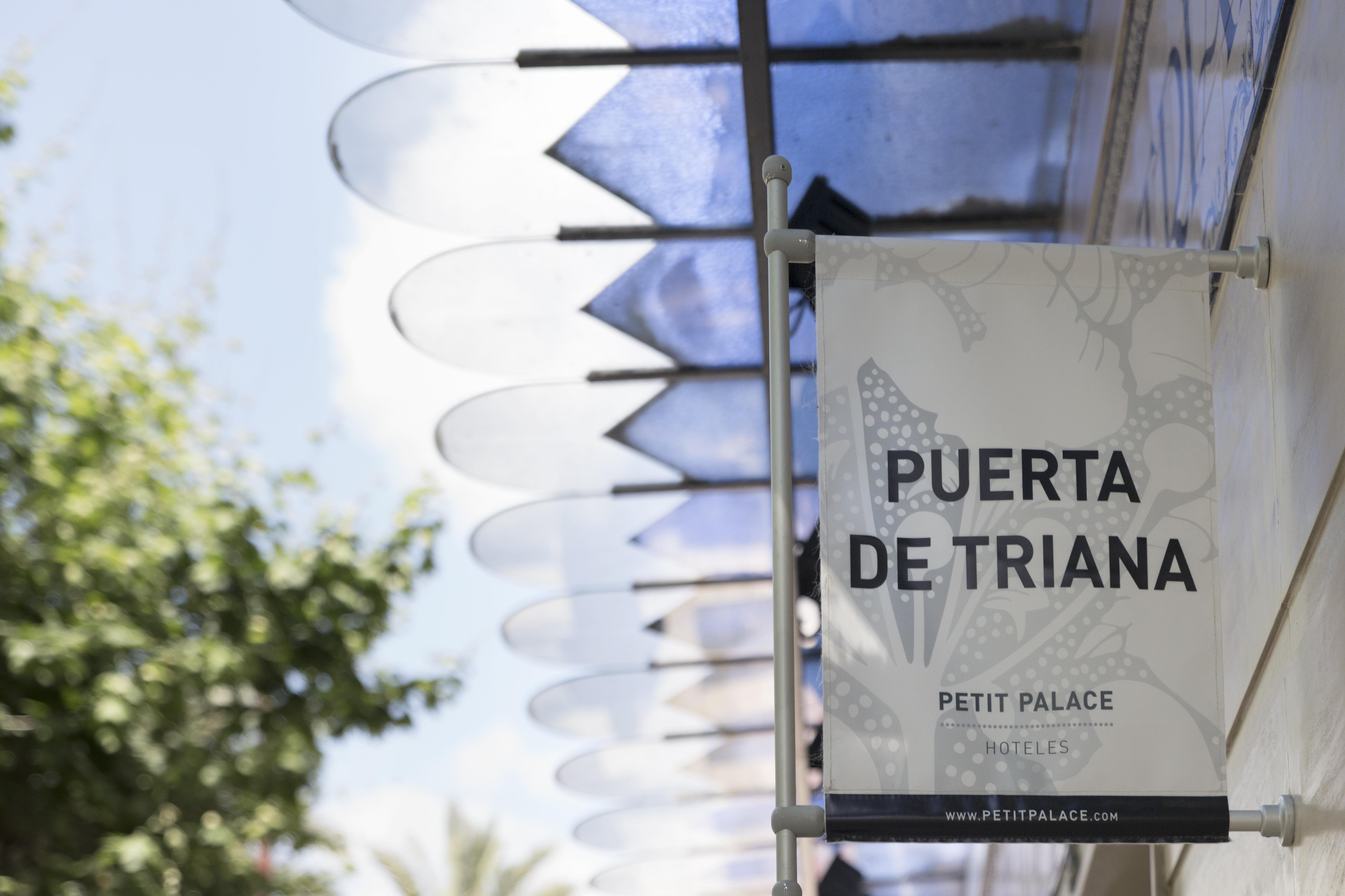 Petit Palace Puerta De Triana Севилья Экстерьер фото