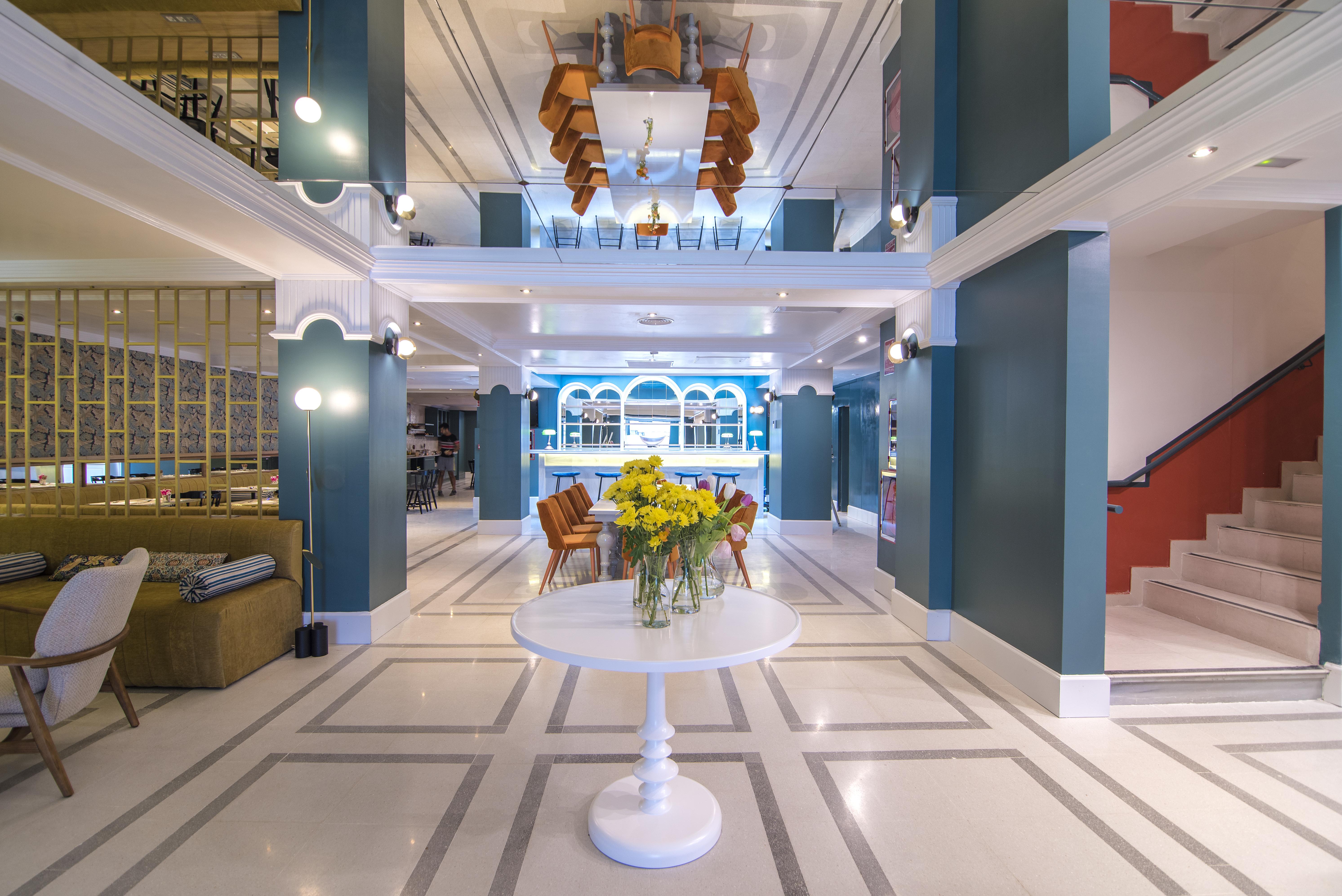 Petit Palace Puerta De Triana Севилья Экстерьер фото
