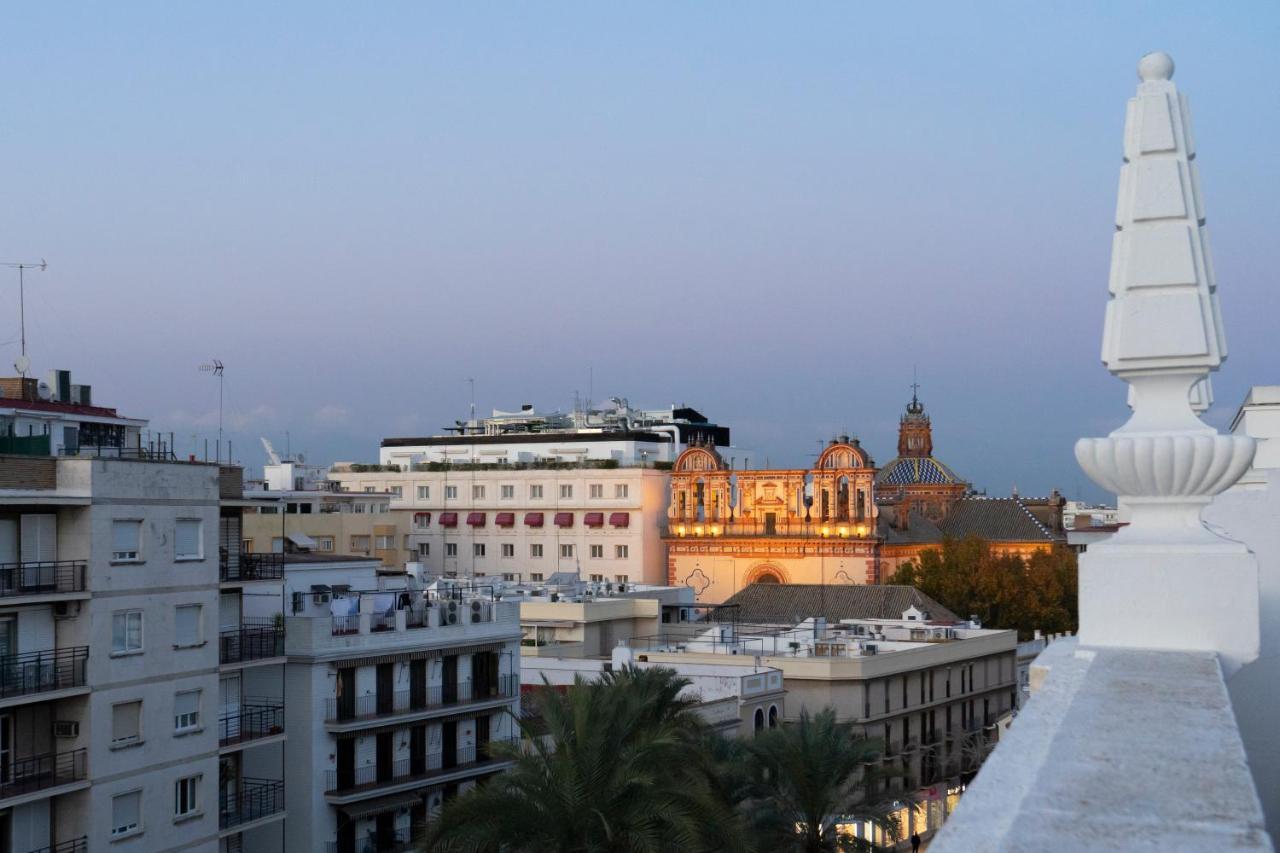 Petit Palace Puerta De Triana Севилья Экстерьер фото